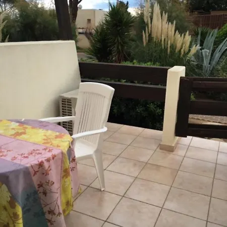 Апартаменти Studio Rdc Centre Naturiste *